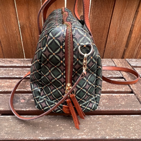 Fossil Green Print Bowler Bag with Matching Zip Around Clutch Wallet Set - Picture 4 of 11